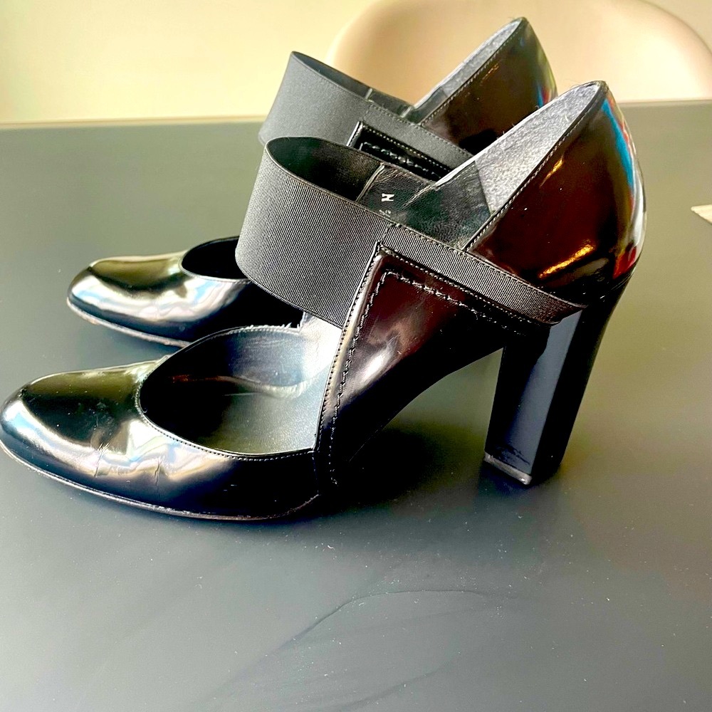 Stuart Weitzman Black Patent Mary Jane Leather Heels with Elastic Strap